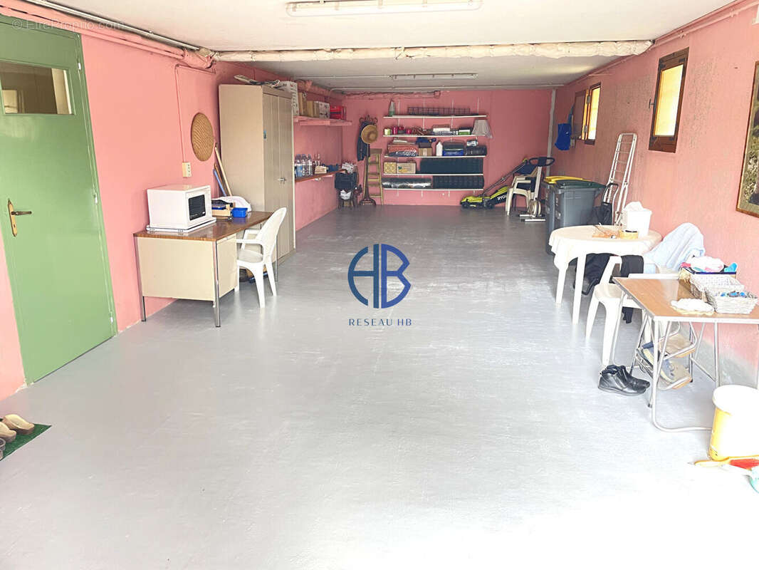 Maison à LA CHAPELLE-DE-LA-TOUR