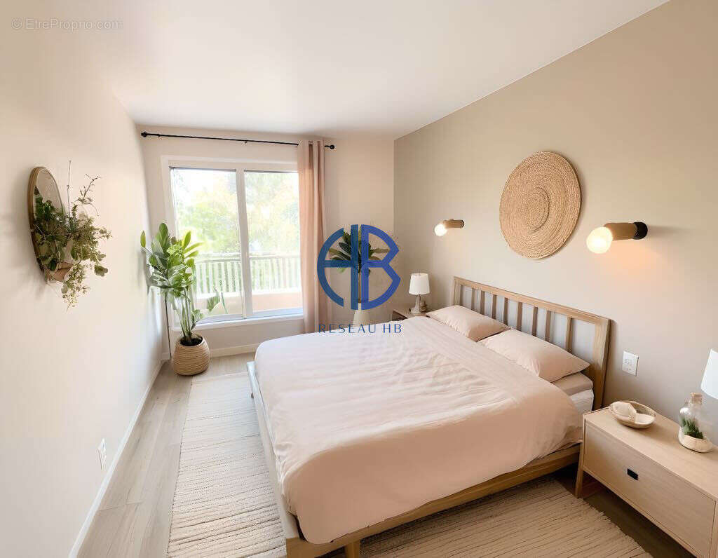 Maison à LA CHAPELLE-DE-LA-TOUR