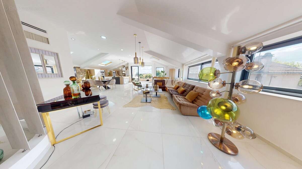 Maison à SAINT-MAUR-DES-FOSSES