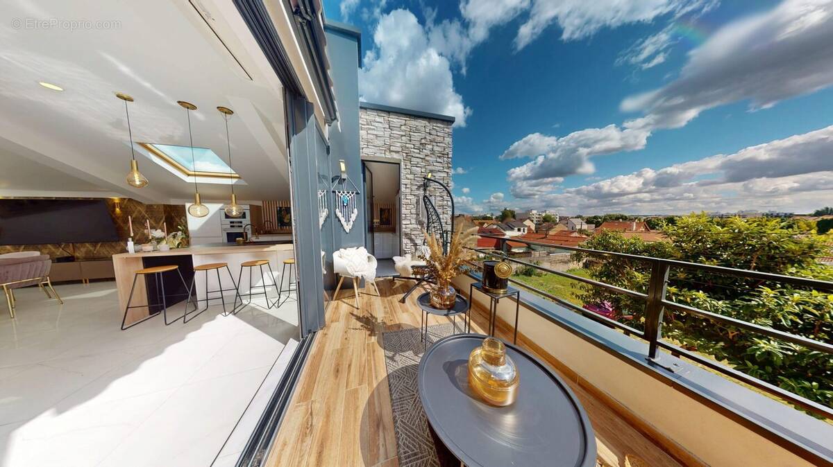 Maison à SAINT-MAUR-DES-FOSSES