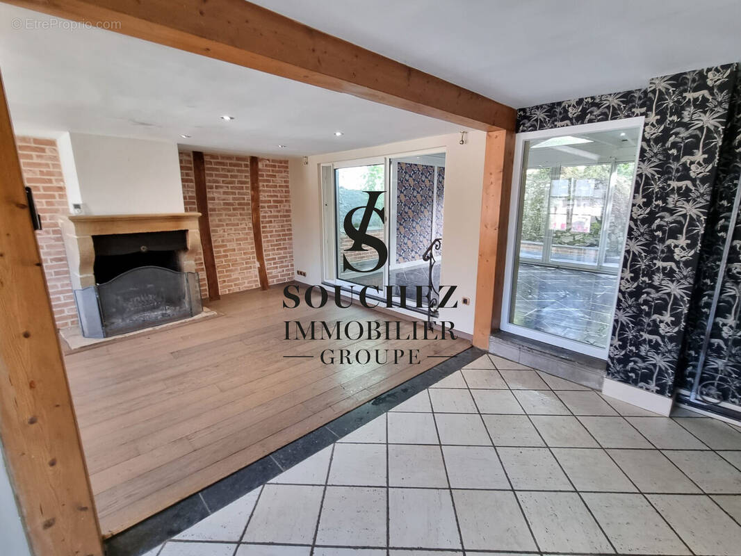 Maison à MONT-SAINT-ELOI