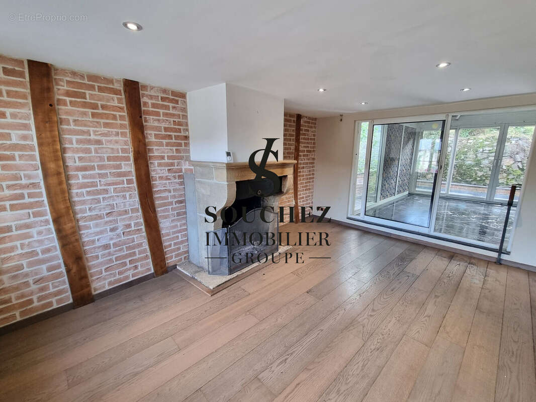 Maison à MONT-SAINT-ELOI