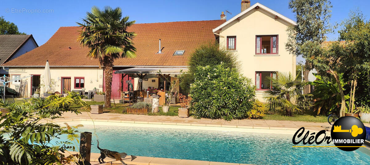 Maison à PIERRE-DE-BRESSE