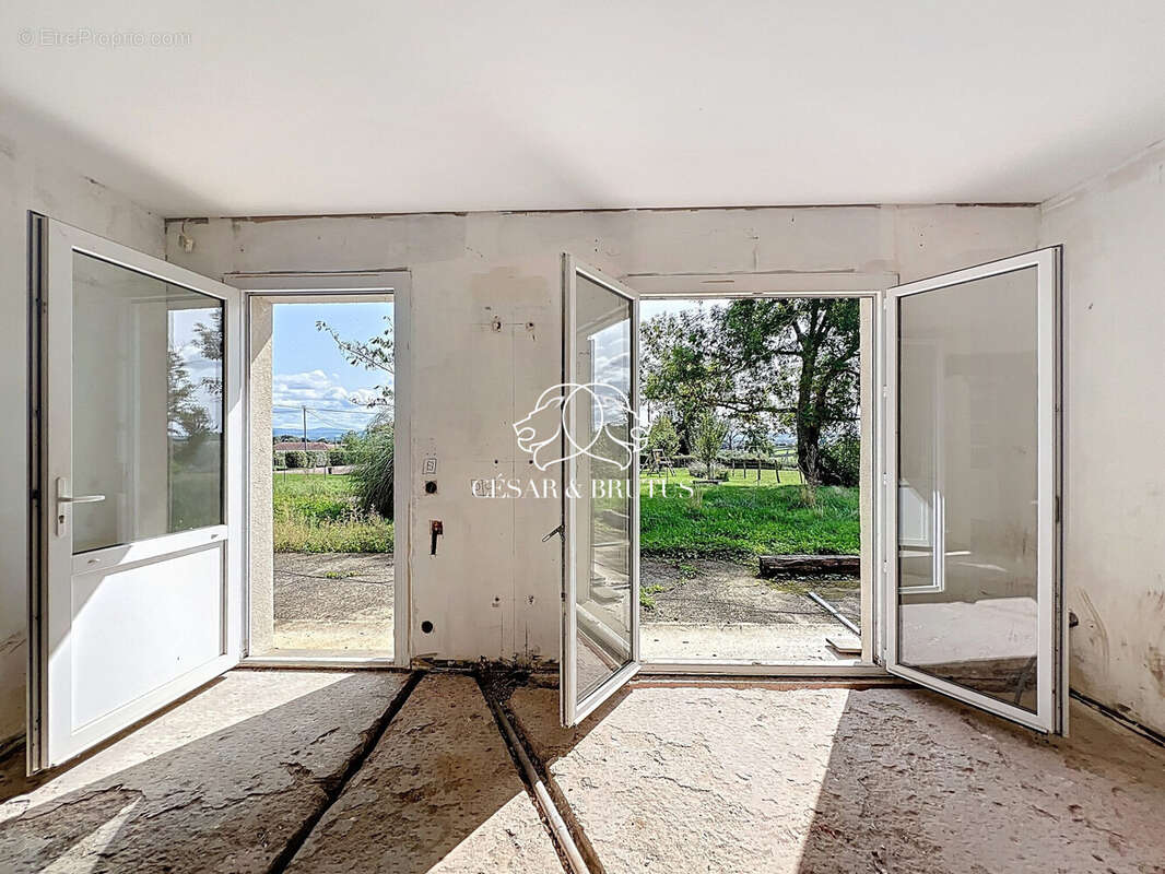 Maison à SAINT-BONNET-DE-CRAY