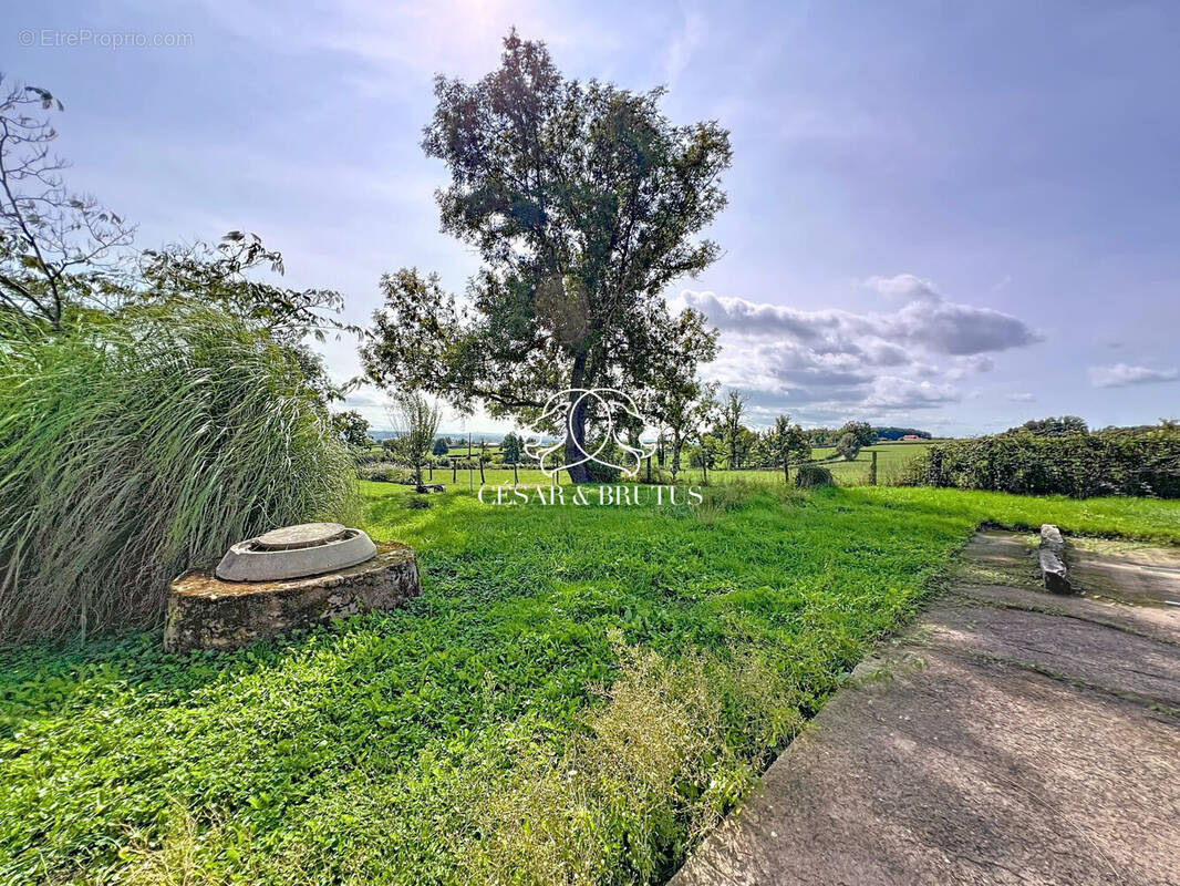 Maison à SAINT-BONNET-DE-CRAY