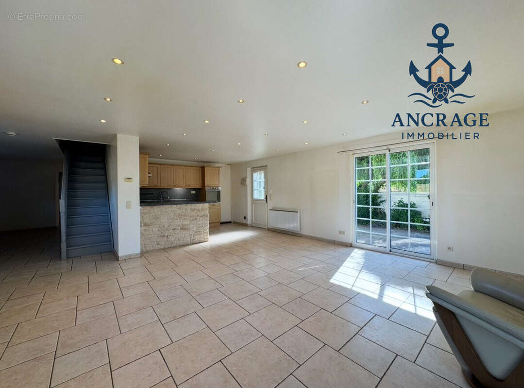 Maison à EQUEMAUVILLE