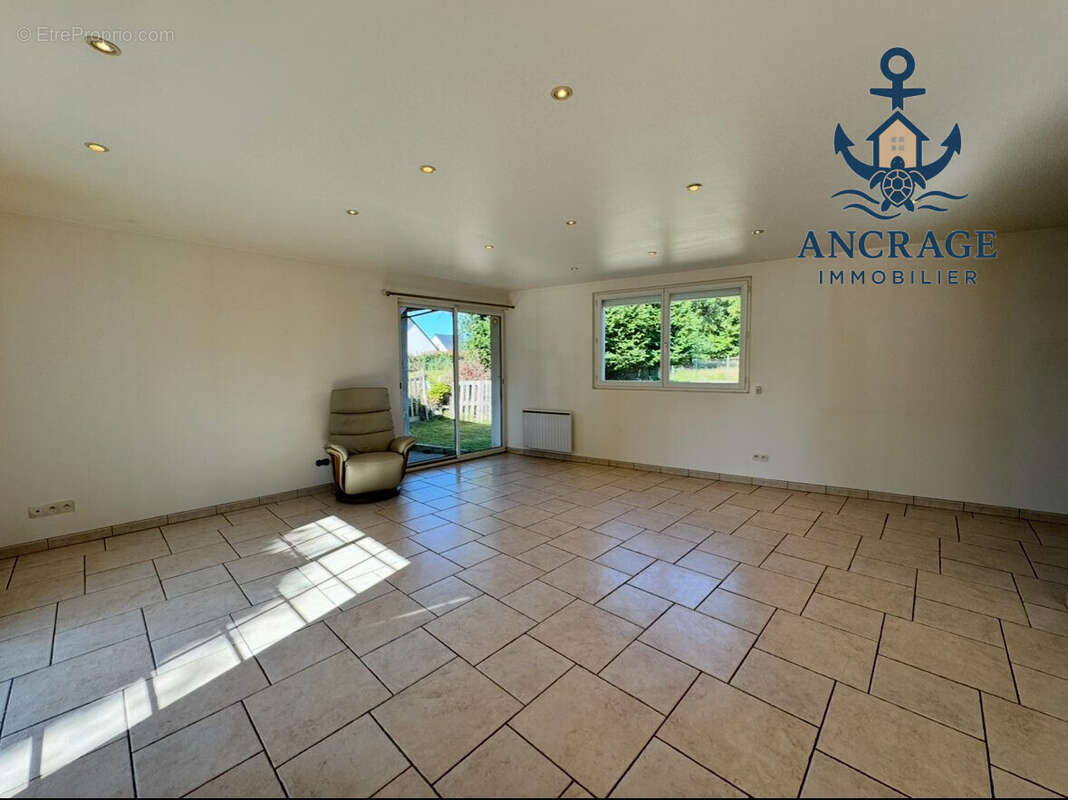 Maison à EQUEMAUVILLE