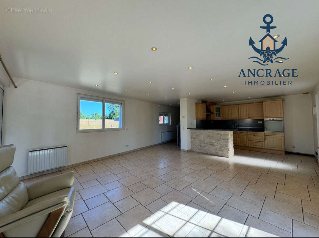 Maison à EQUEMAUVILLE