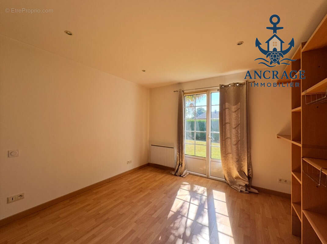 Maison à EQUEMAUVILLE