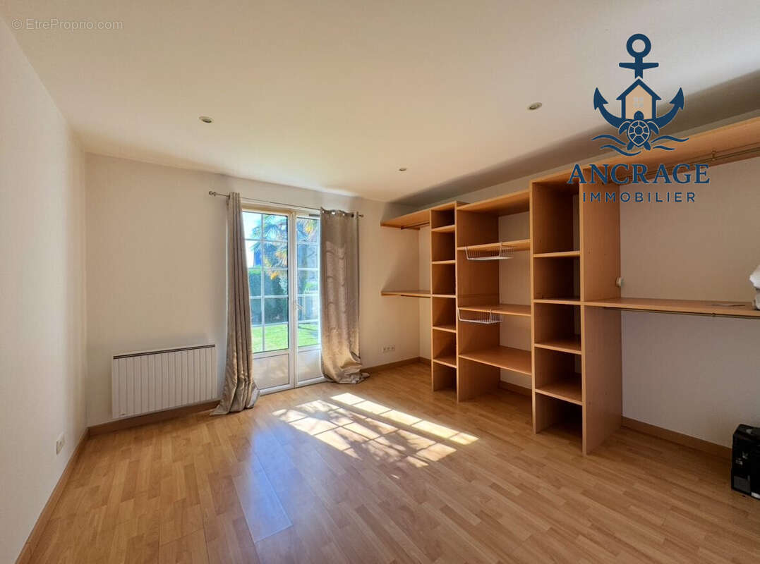 Maison à EQUEMAUVILLE