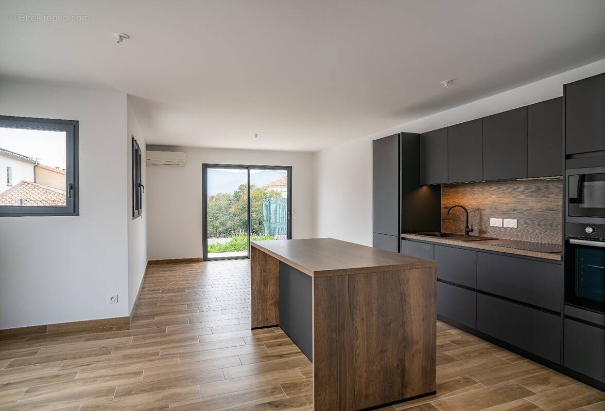 Maison à SAINT-JEAN-LASSEILLE