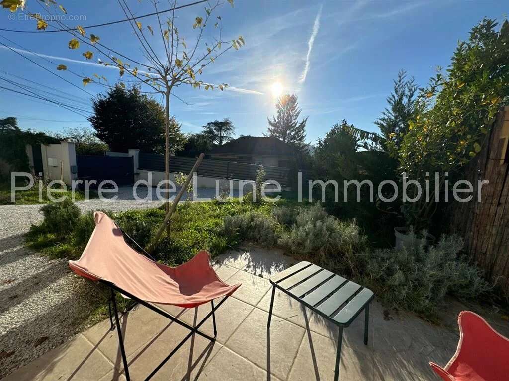 Maison à NEUVILLE-SUR-SAONE