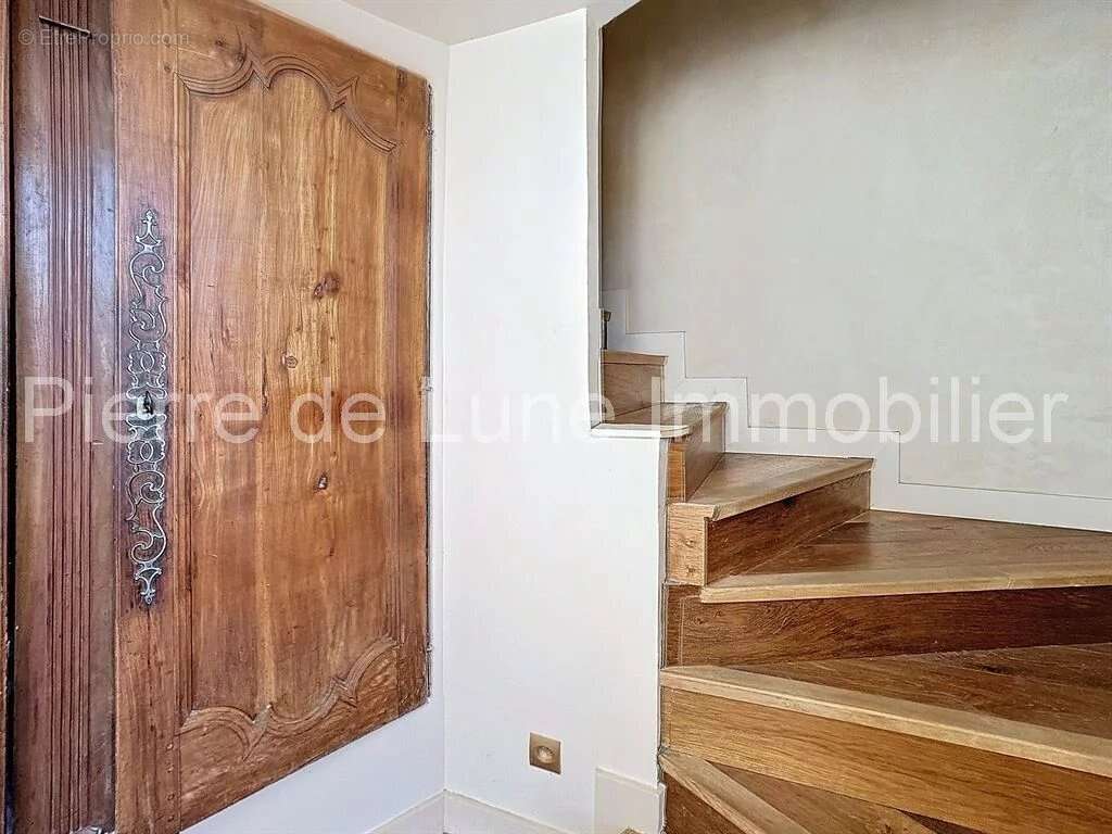 Maison à NEUVILLE-SUR-SAONE