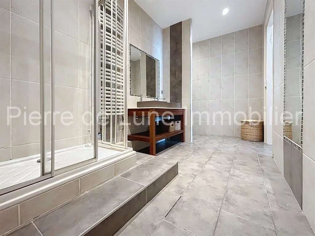 Appartement à LYON-6E