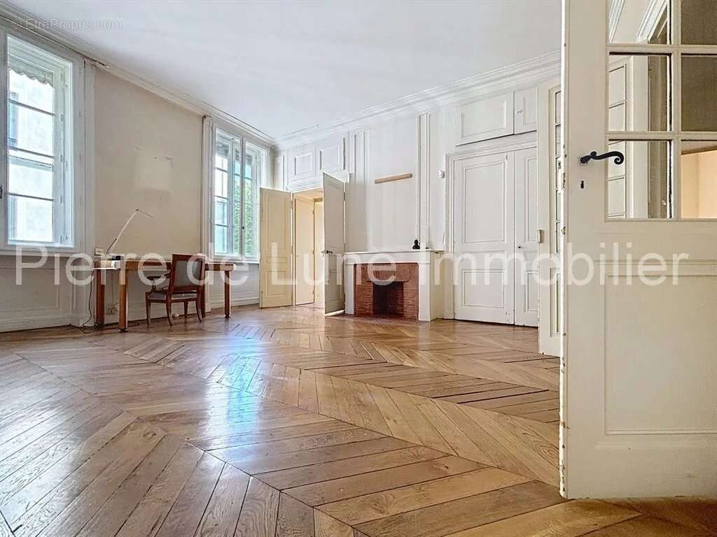 Appartement à LYON-6E