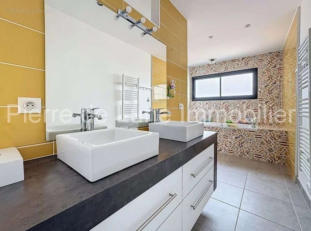 Maison à SAINT-GERMAIN-SUR-L&#039;ARBRESLE