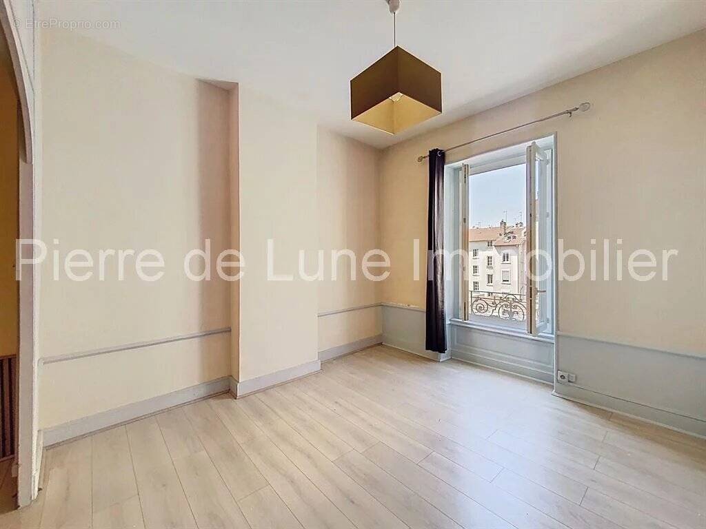 Appartement à LYON-1E