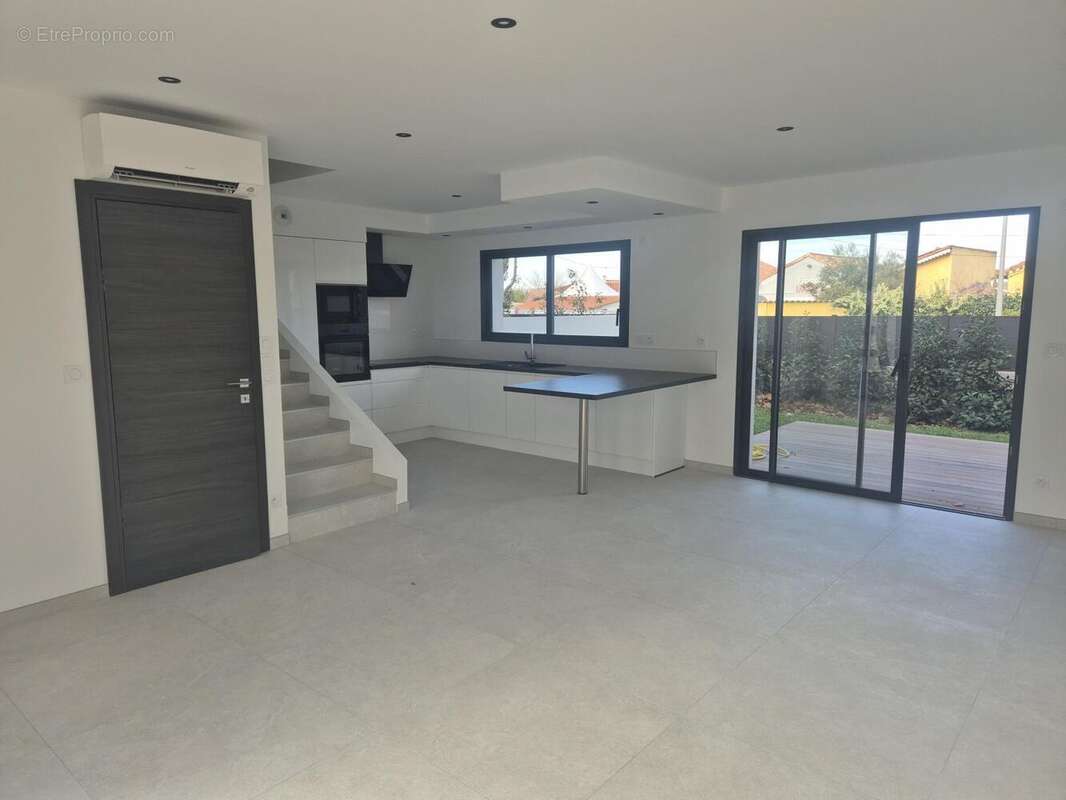 Maison à SAINT-JEAN-DE-VEDAS