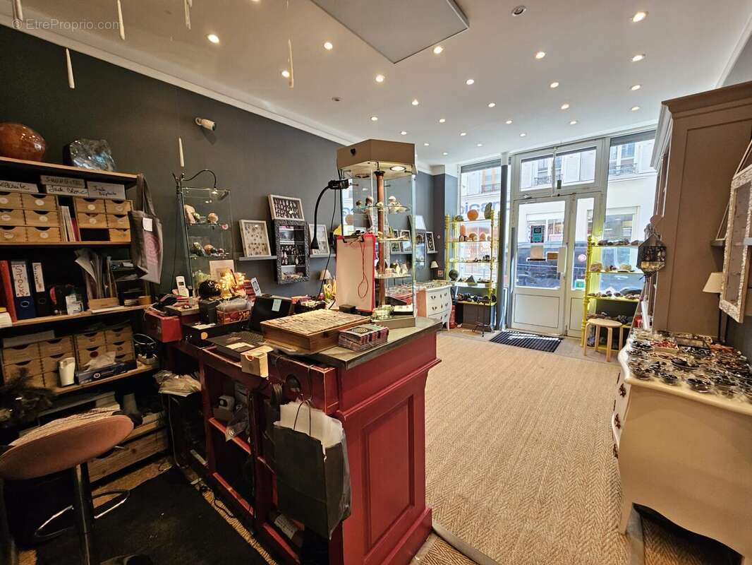 Commerce à PARIS-11E