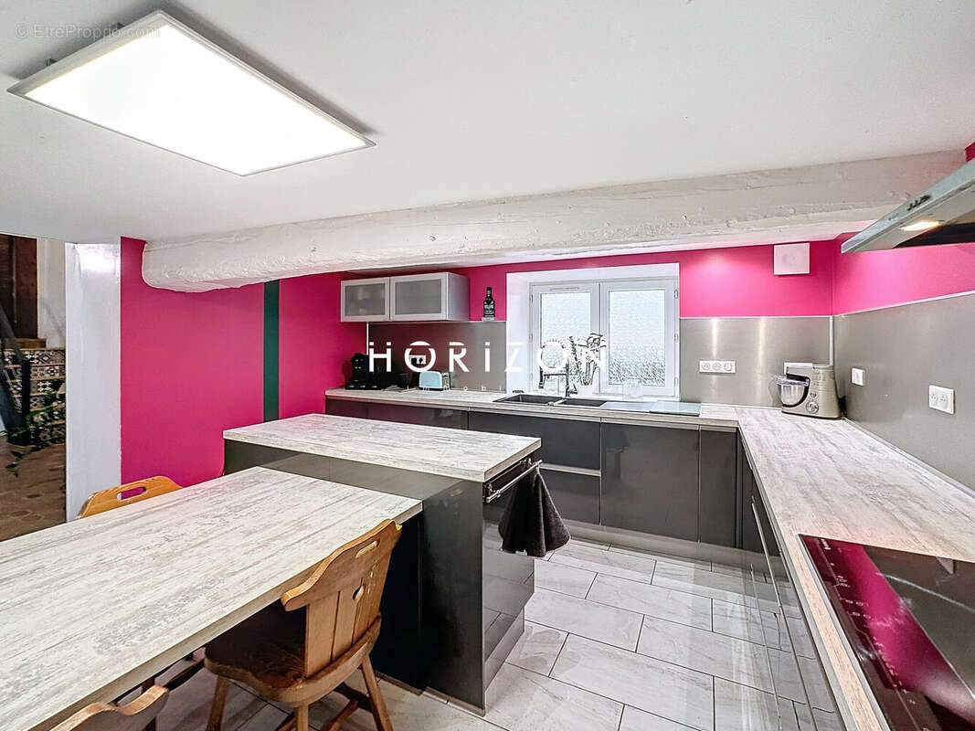 Maison à MOGNENEINS