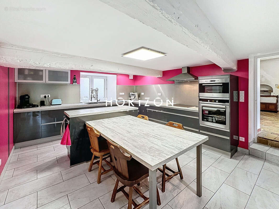 Maison à MOGNENEINS