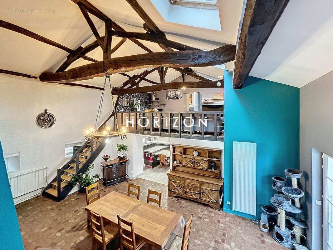 Maison à MOGNENEINS