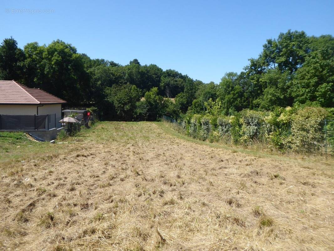 Terrain à SOLEYMIEU