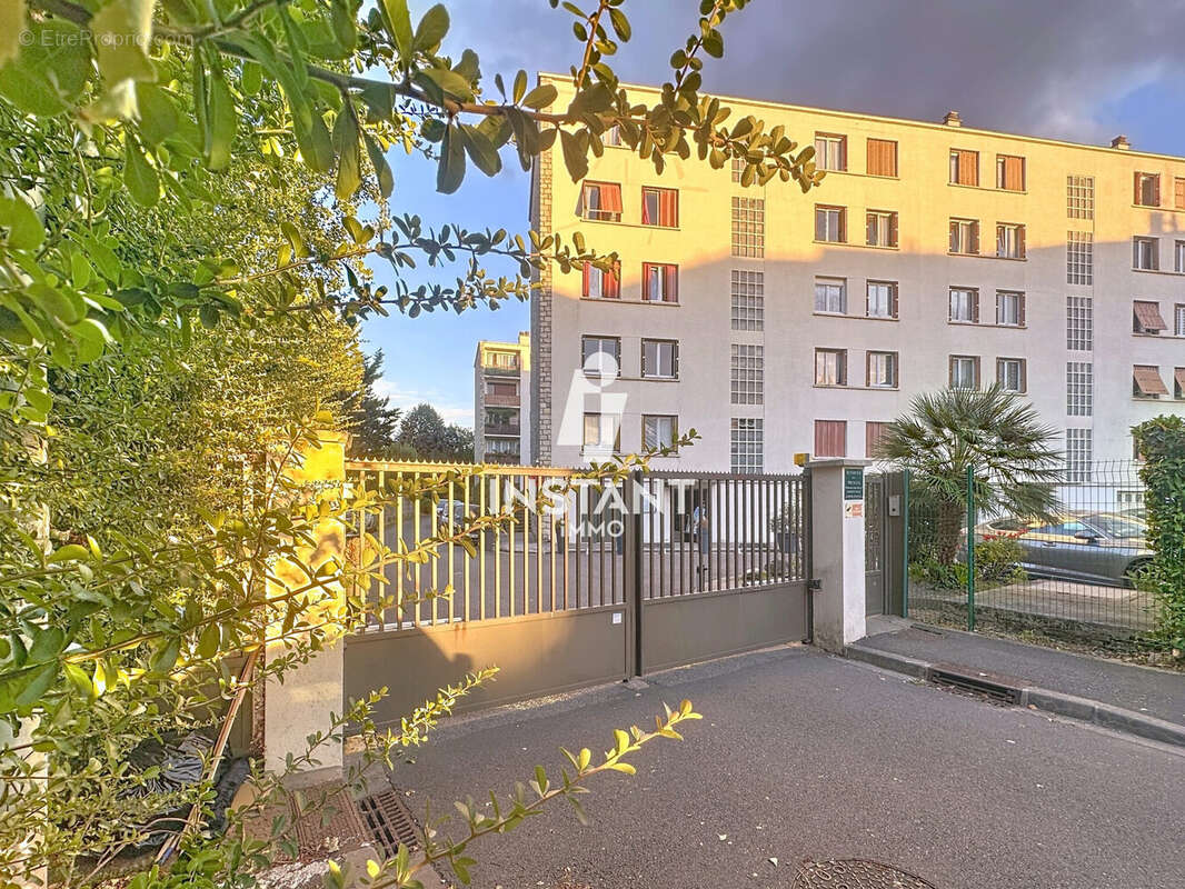 Appartement à LE PERREUX-SUR-MARNE