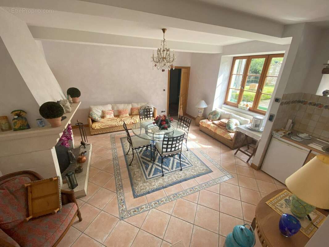 Maison à SOMMEVOIRE