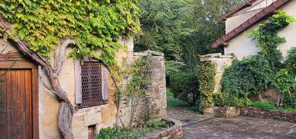 Maison à SOMMEVOIRE