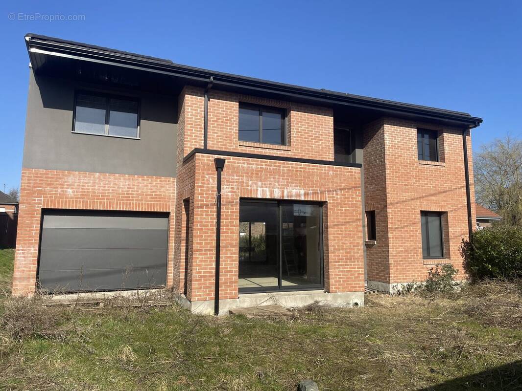 Maison à HALLENNES-LEZ-HAUBOURDIN
