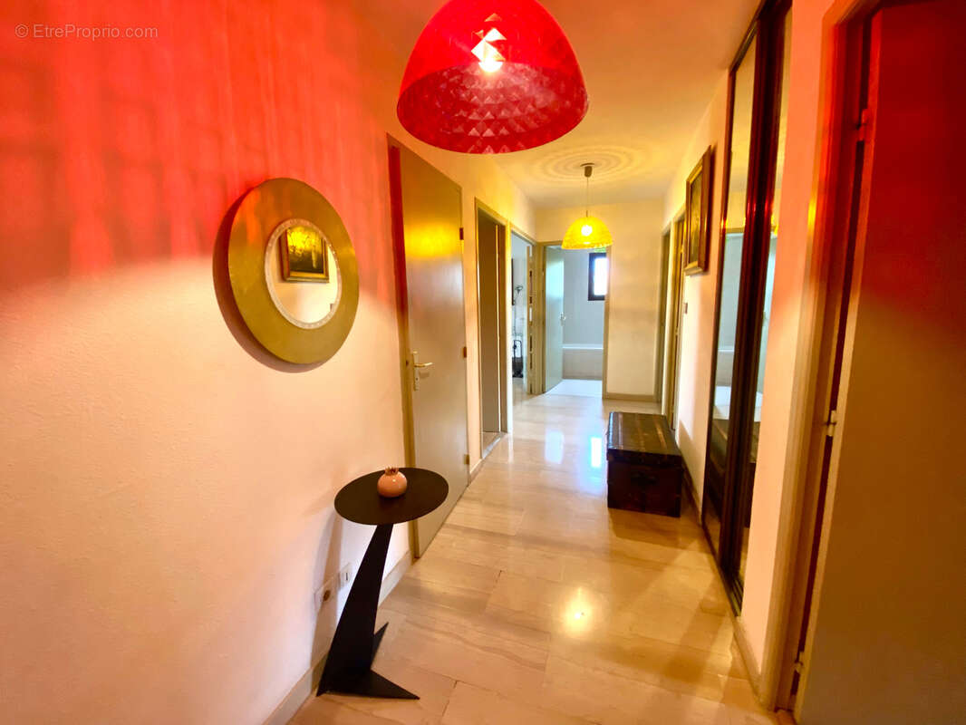 Appartement à LE CANNET