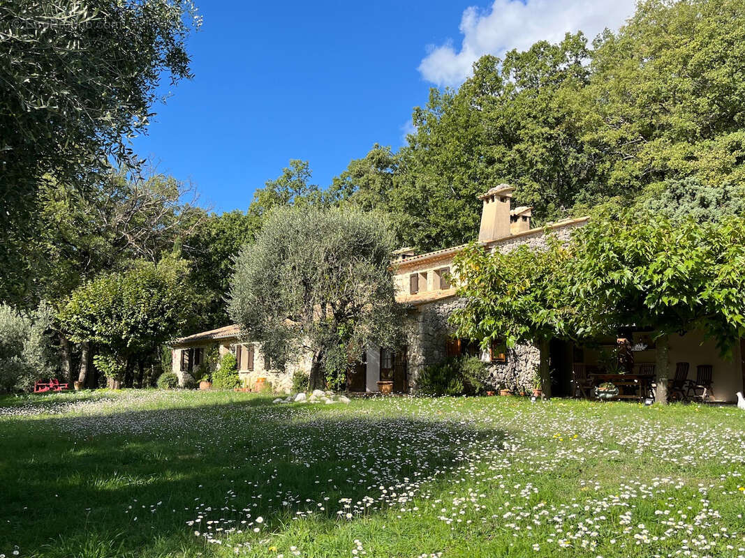 Maison à SAINT-VALLIER-DE-THIEY