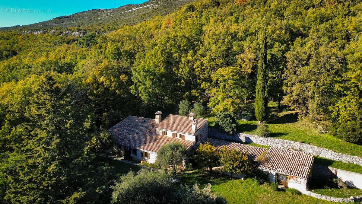 Maison à SAINT-VALLIER-DE-THIEY