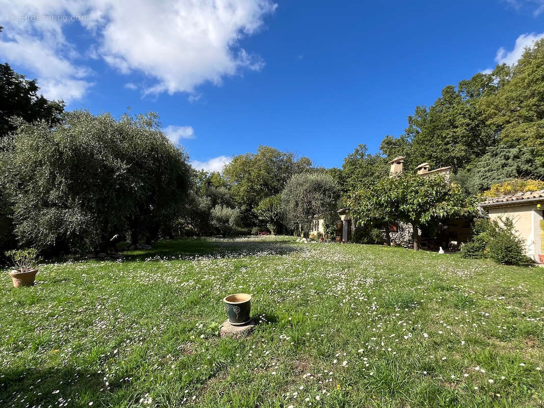 Maison à SAINT-VALLIER-DE-THIEY