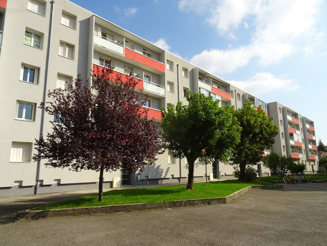 Appartement à FONTAINE