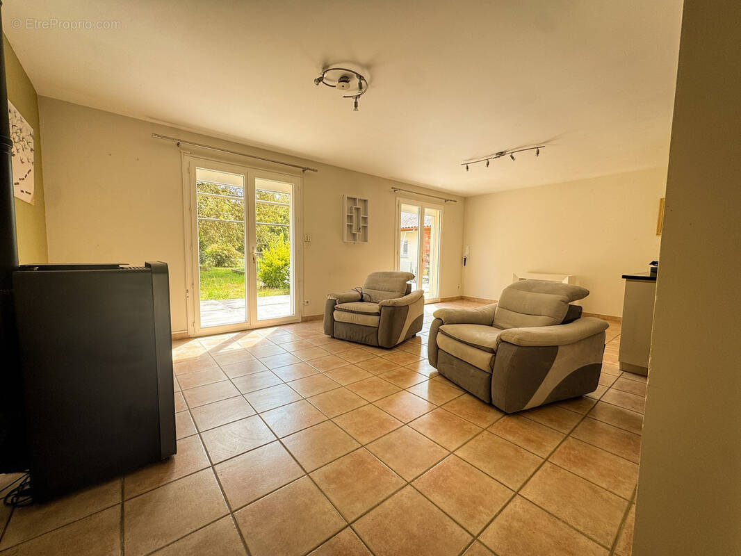 Autre à SAINT-JULIEN-EN-BORN