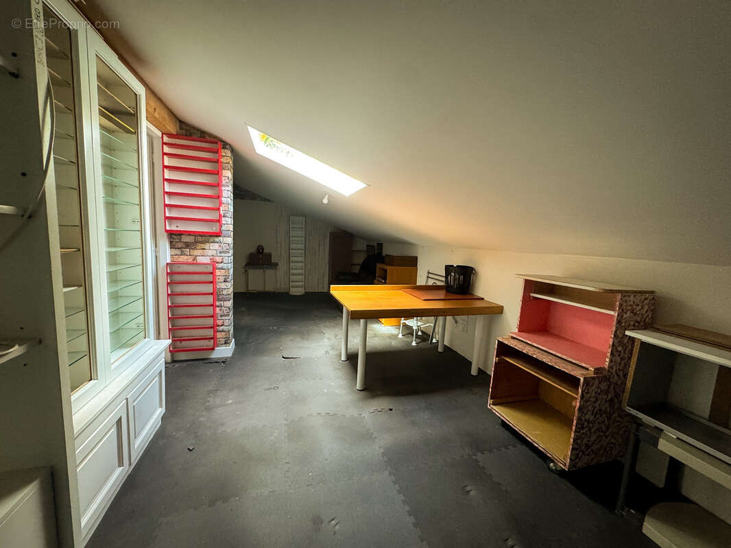 Autre à SAINT-JULIEN-EN-BORN