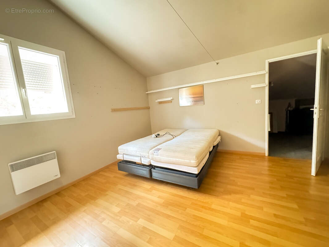 Autre à SAINT-JULIEN-EN-BORN