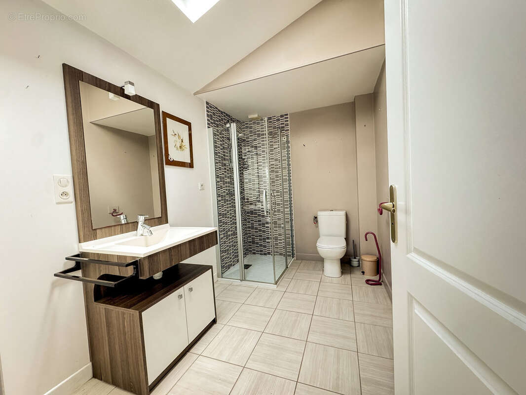 Autre à SAINT-JULIEN-EN-BORN