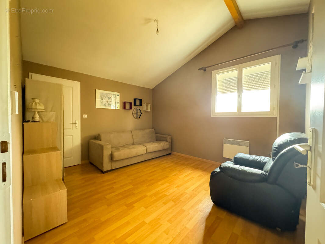 Autre à SAINT-JULIEN-EN-BORN