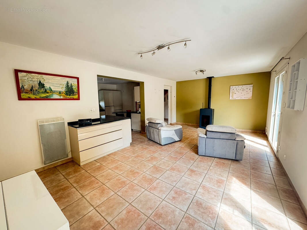 Autre à SAINT-JULIEN-EN-BORN