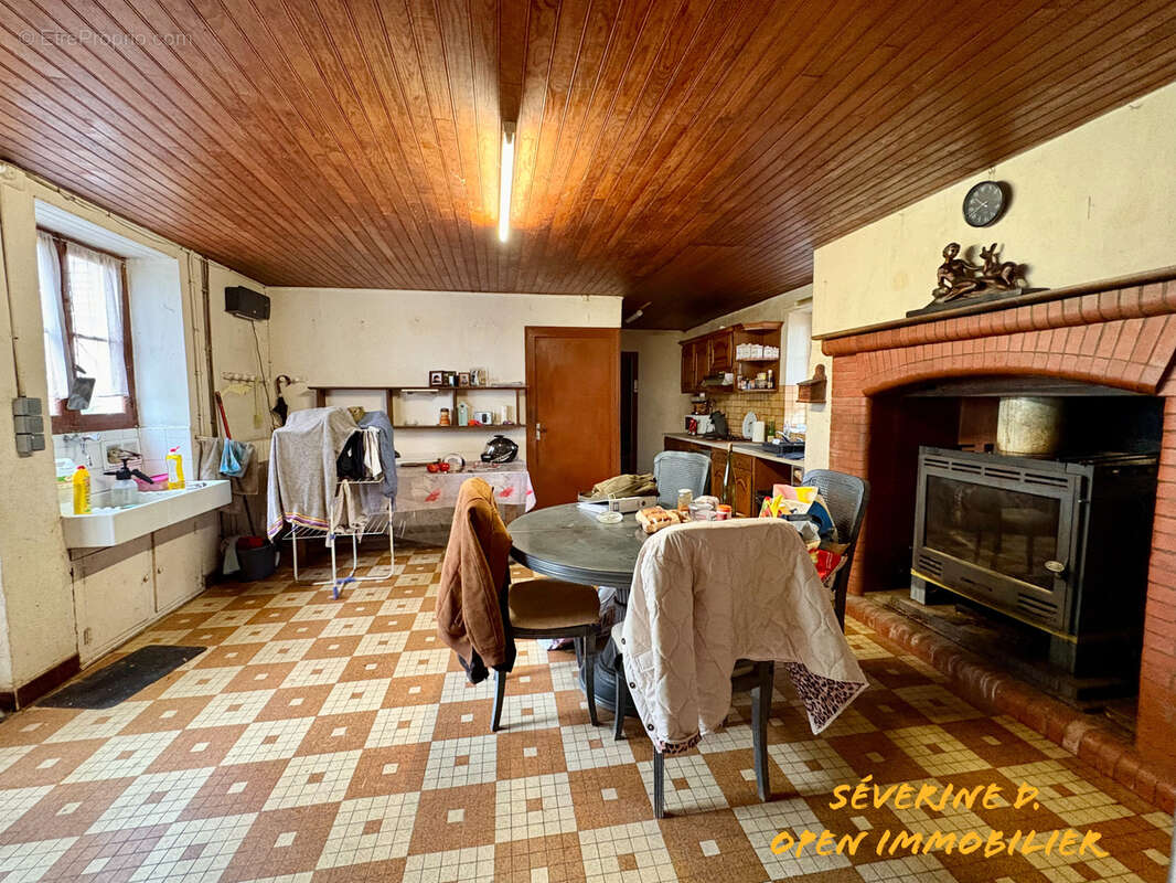 Maison à VEYRINES-DE-VERGT