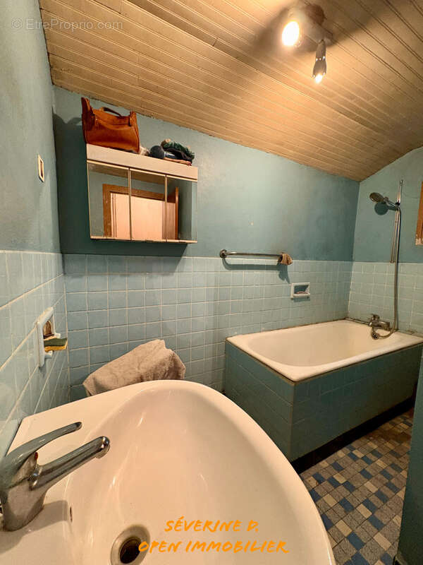 Maison à VEYRINES-DE-VERGT