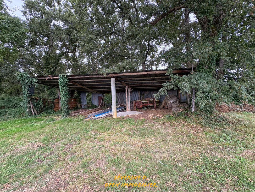 Maison à VEYRINES-DE-VERGT