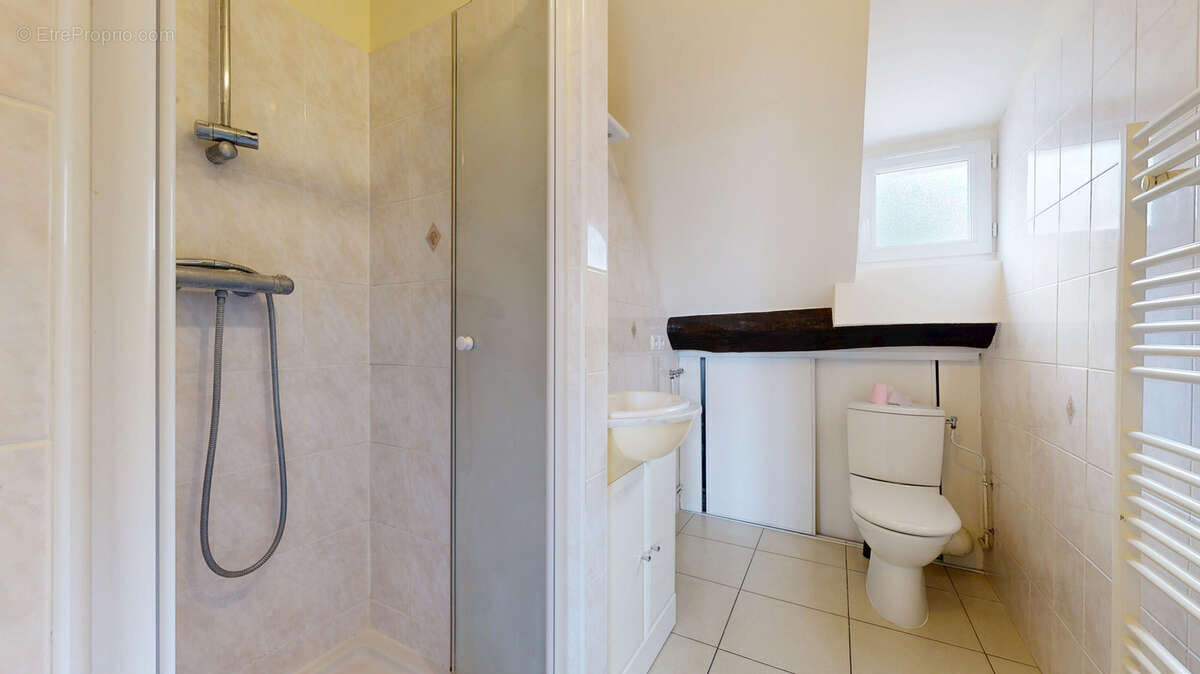 Appartement à NEAUPHLE-LE-CHATEAU