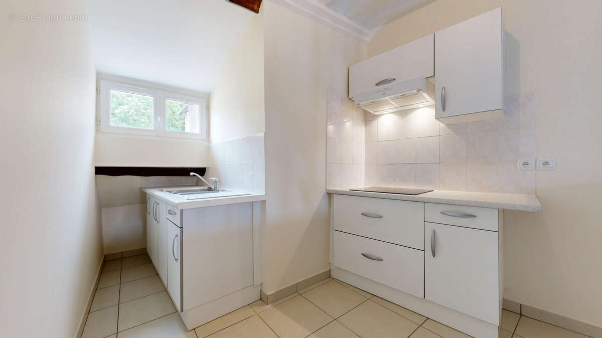 Appartement à NEAUPHLE-LE-CHATEAU