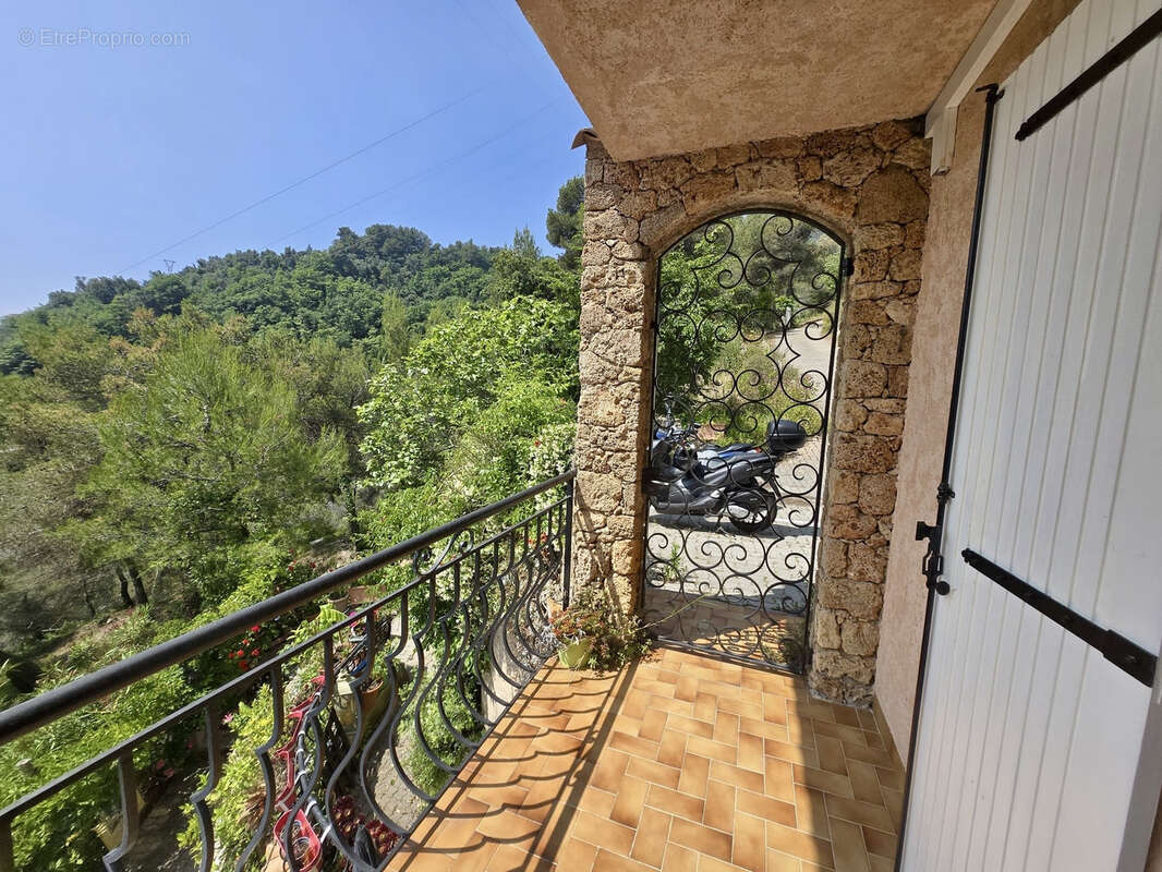 Appartement à MENTON