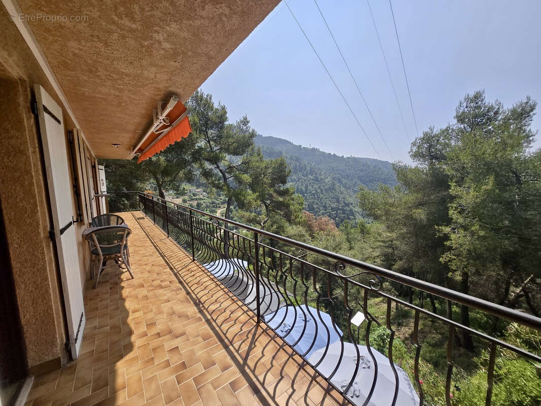 Appartement à MENTON