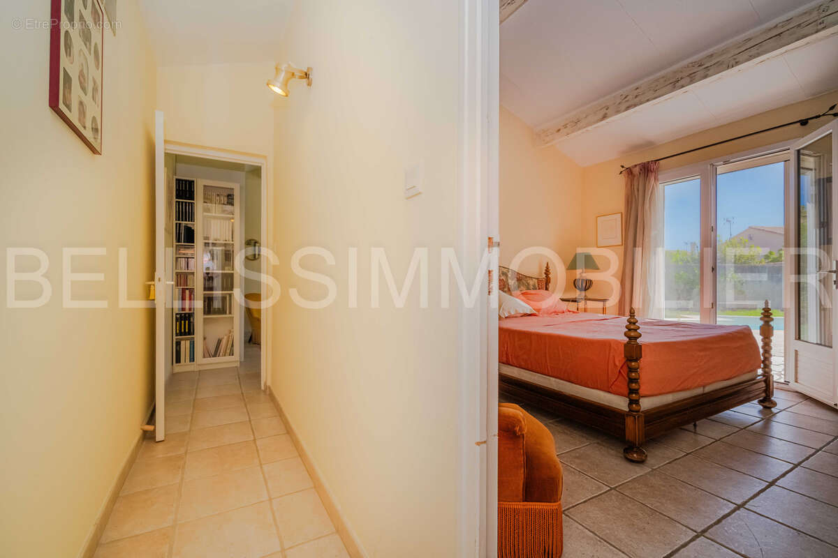 Maison à FONTVIEILLE